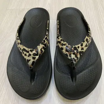 Oofos 우포스 레오파드 표범 무늬 리커버리 샌들 23cm