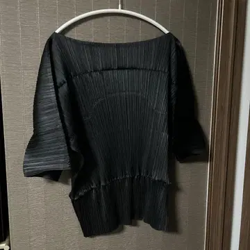 블랙 플리츠 오프숄더 반팔 상의