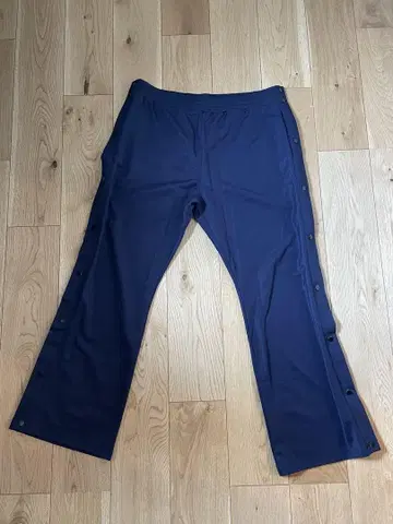 새상품 22AW JW ANDERSON BOOTSCUT TRACKPANTS
