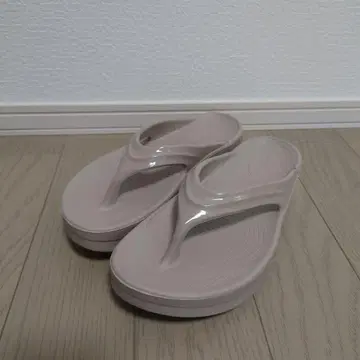 Oofos 베이지 통굽 오메가 22.5cm 23.0cm