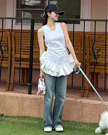 새상품 Bibiy IRIS RUFFLE TOP 화이트