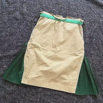 sacai 사카이 사이드 플리츠 스커트 베이지