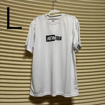 뉴에라 화이트 티셔츠 L 사이즈