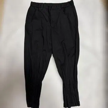 ISSEY MIYAKE MEN 블랙 팬츠 ME01FF943