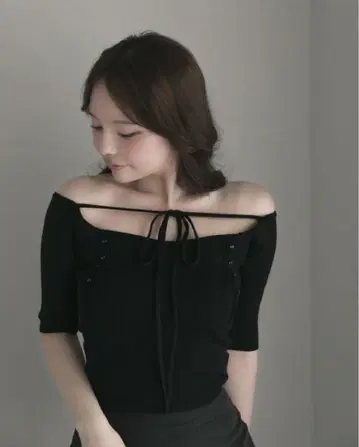 andmary sophia cropd tops / black 앤드 마리