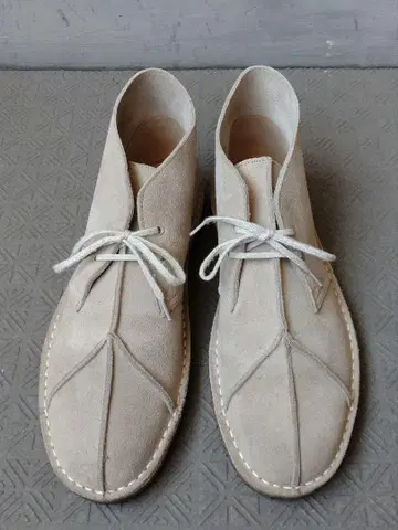 CLARKS ORIGINALS 핸더 스킴 처카 부츠