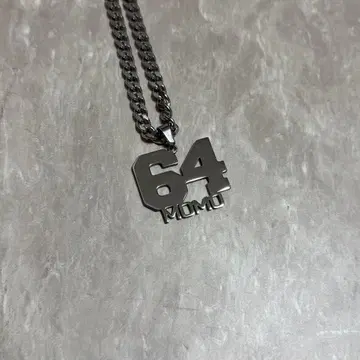TWICE 허벅지 펜던트 목걸이