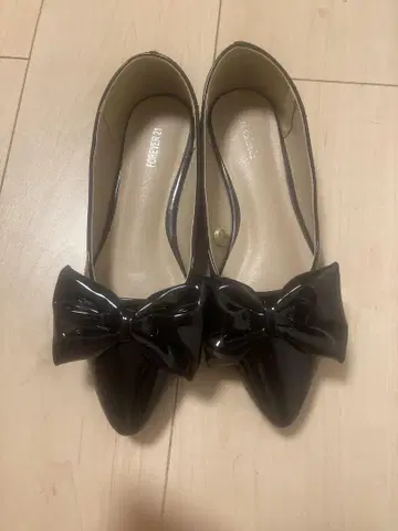FOREVER 21 블랙 리본 펌프스