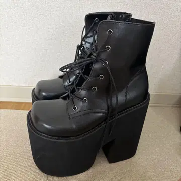 블랙 플랫폼 부츠