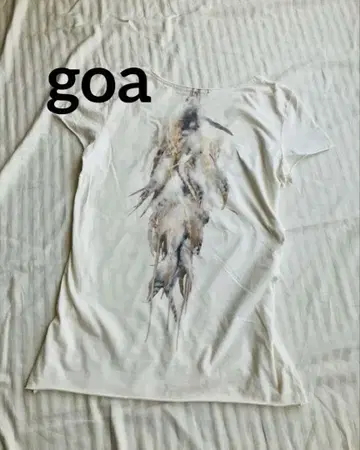 00's goa 고아 백 페더 프린트 티셔츠