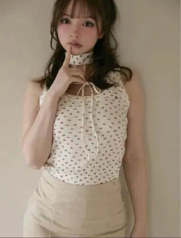 미사용 새상품 안드마리 Flower ribbon tops red