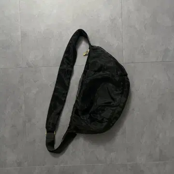 archive 블랙 나일론 메신저 백