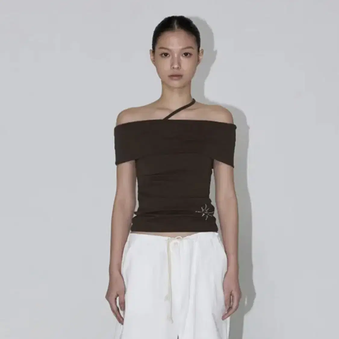 Cloud Emotion Ugly Lettering Off Shirring Top on Bunjang