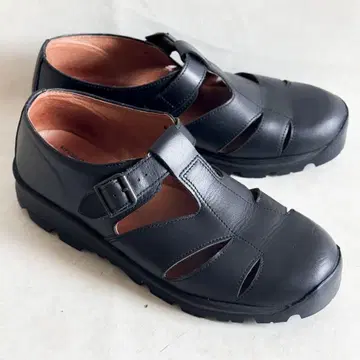 리프로덕션 오브 파운드 구르카 샌들 가죽 블랙