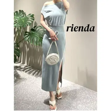 새상품급 rienda 라인 디자인 원숄더 니트 원피스