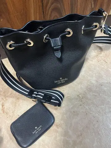 Kate Spade 버킷 백 블랙