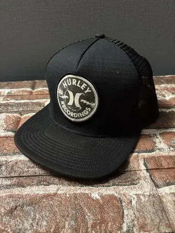 Hurley 블랙 메쉬 캡