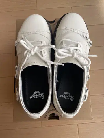 Dr.Martens 여성 신발 3홀 화이트