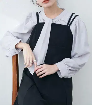 새상품 멀티 다용도 보타이 블라우스 그레이쉬 베이지