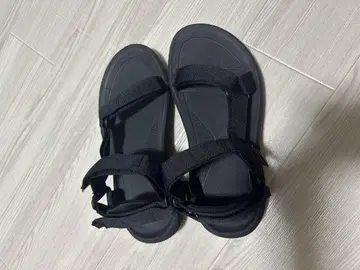 TEVA Hurricane XLT2 테바 허리케인 블랙 25cm