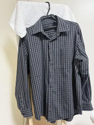 Van Heusen 긴팔 셔츠 블랙과 화이트 체크 무늬