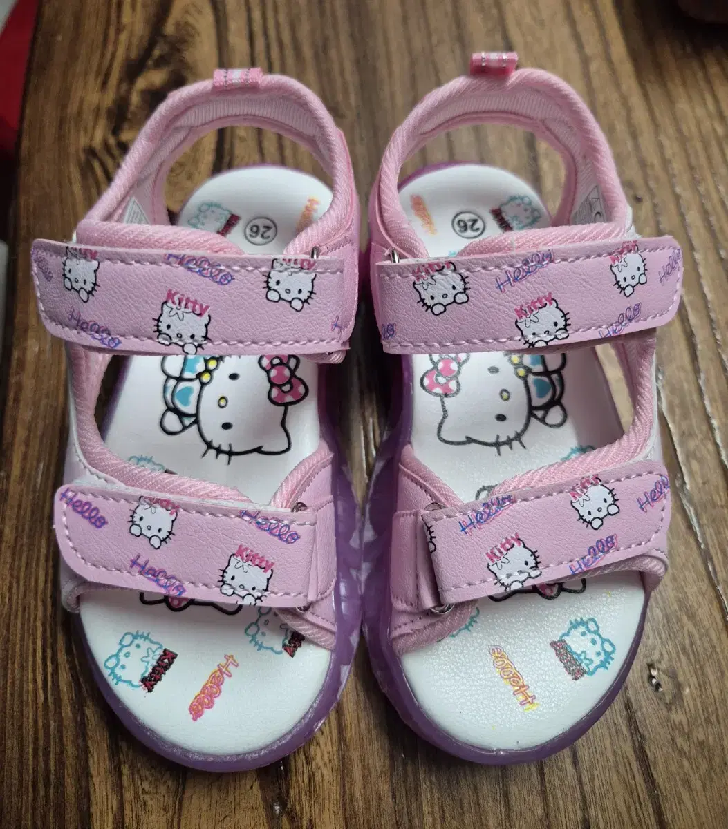 Sanrio Hello Kitty 160 Kids Sandals New