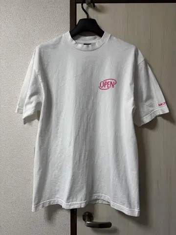 BACK CHANNEL OPEN TEE 백 채널 티셔츠