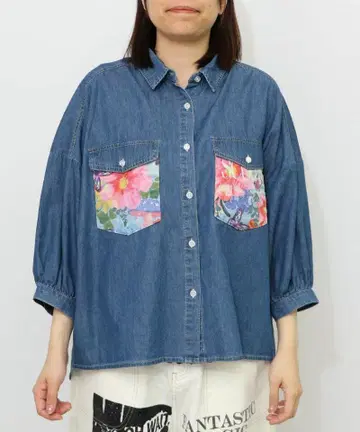 스칼라 152698: 꽃무늬 포켓이 있는 데님 셔츠