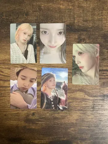 IU 트레이딩 카드