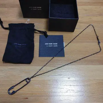 미니멀리스트 판매 새상품급 잼 홈메이드 안전핀형 디자인 실버 메탈 목걸이