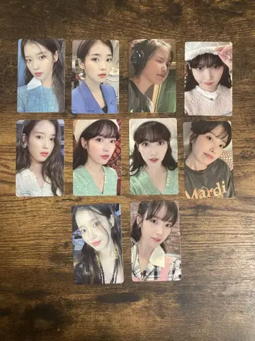 IU 트레이딩 카드