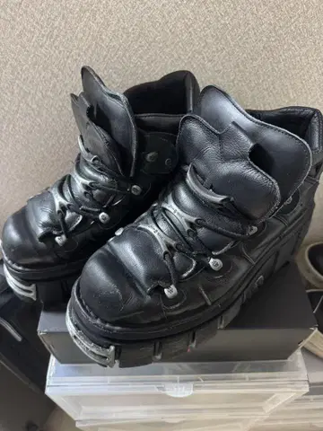 newrock 뉴록 통굽 부츠 사이즈 44 27cm