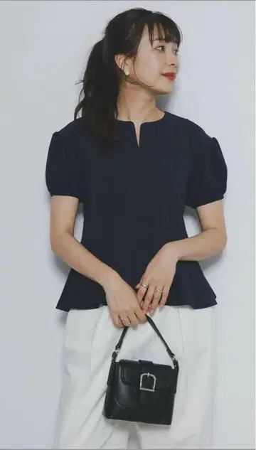 네이비 페플럼 탑 반팔