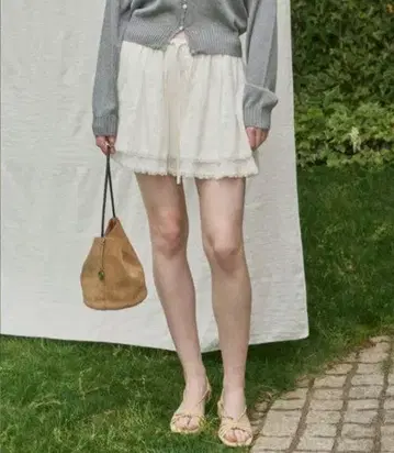 새상품 택 포함 giunon 지우논 헤밍 레이스 코튼 스커트 화이트