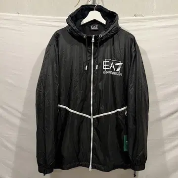 미사용 엠포리오 아르마니 EA7 라이트 점퍼 봄부터 가을까지 3시즌