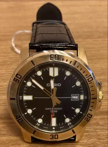 역수입 CASIO 골드&블랙 다이버스 워치