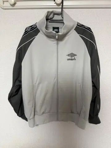 엄브로 그레이 스트라이프 자켓