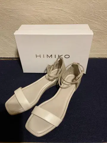 HIMIKO 화이트 샌들 스트랩 포함, 거의 미사용