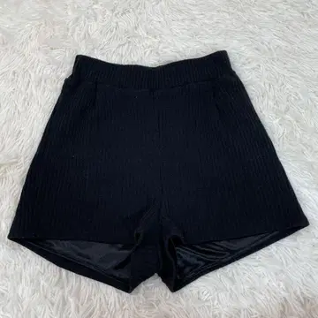 에피누 블랙 리브 하이웨스트 숏 팬츠