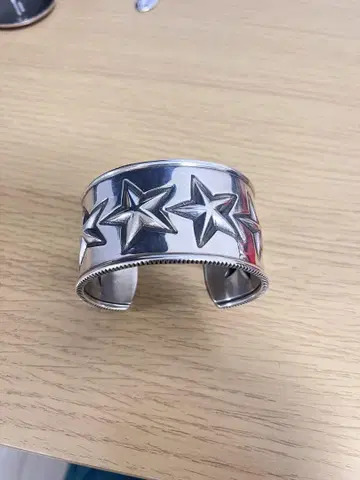 코디 샌더슨 식스 스타 커프 코인 엣지
