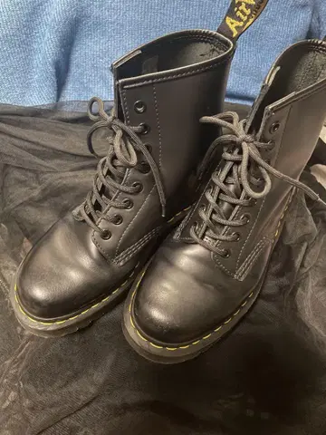 Dr. Martens 블랙 가죽 부츠