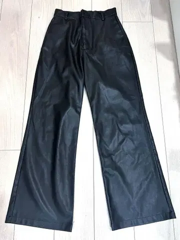 BEAMS 블랙 가죽 팬츠