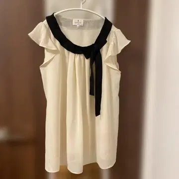 LANVAN en Bleu의 프릴 블라우스