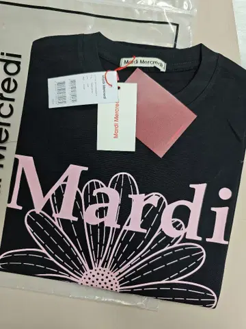 Mardi Mercredi 블랙 티셔츠 원사이즈