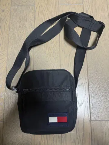 TOMMY 블랙 숄더백