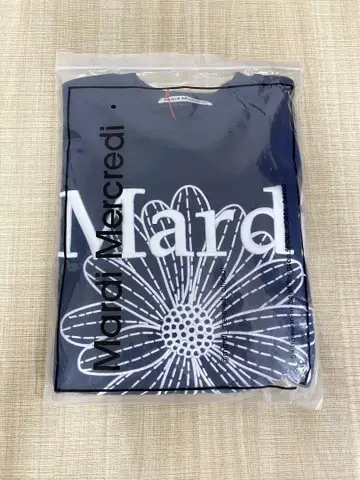 마르디메크르디 긴팔 자수 맨투맨 Mardi Mercredi l75