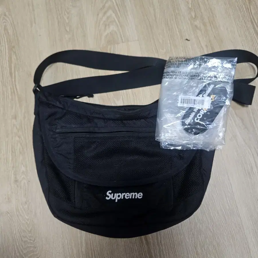 バッグ supreme messenger bag 22ss black Supreme Men's Messenger/Shoulder Bags for sale | eBay
