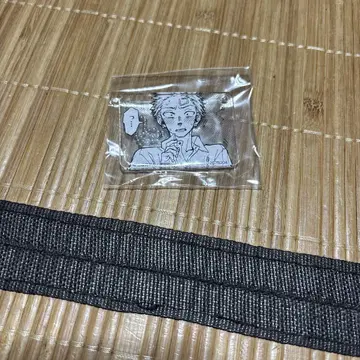 향기로운 꽃이 당당하게 피어나는 아크릴 키링