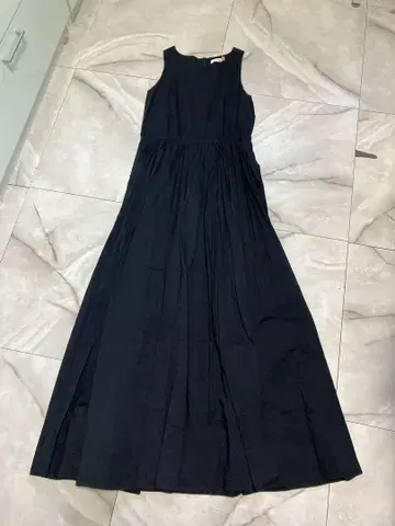 MARIHA 슬리브리스 블랙 맥시 드레스