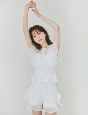 SNIDEL 오간 프릴 블라우스 오간 프릴 스커트 숏 팬츠 세트